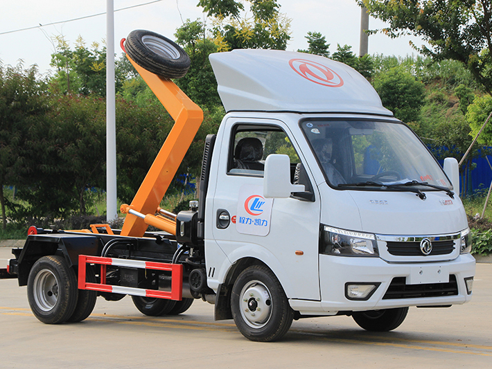 國六東風途逸 藍牌 2-3方 勾臂垃圾車?