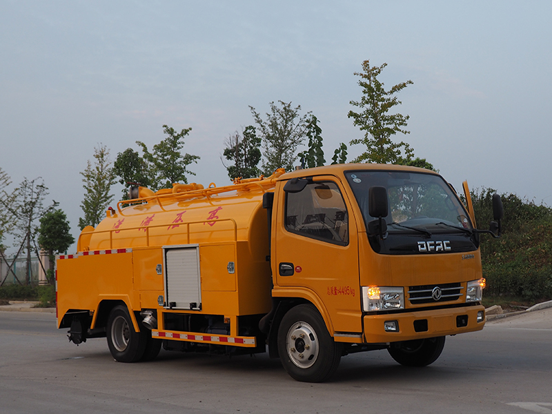 東風多利卡3308軸距  高壓清洗車