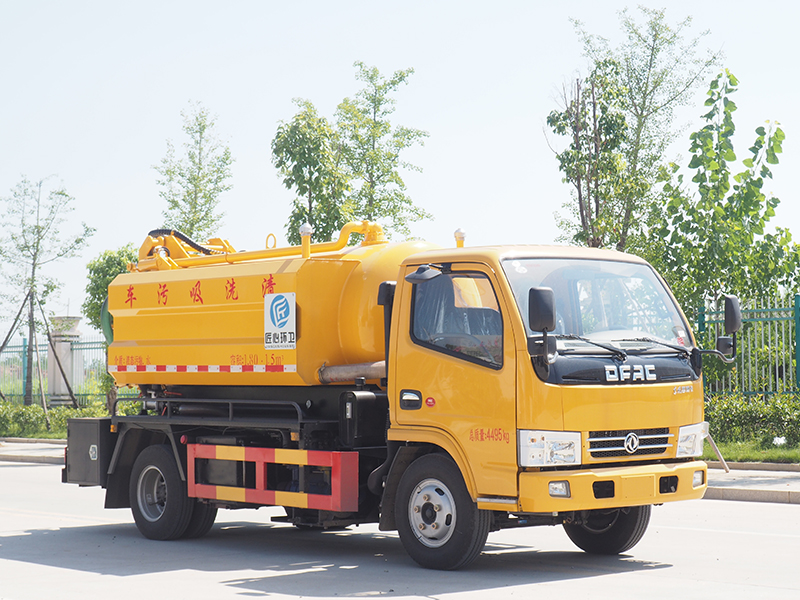 東風多利卡3308軸距  清洗吸污車