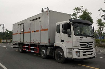 程力威牌CLW5250XFWE6型腐蝕性物品廂式運輸車